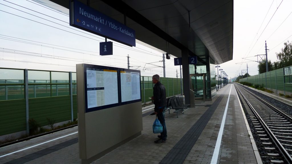 Hommik Neumarkti jaamas. Morning in Neumarkt train stop